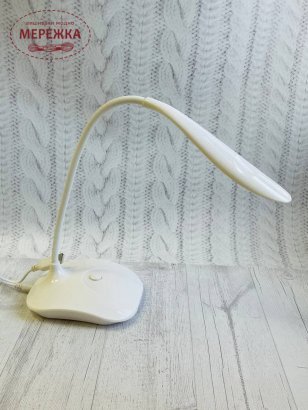 Фото лампа настільна біла